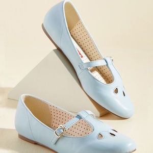 NWOT BAIT Footwear Of Gait Importance Flat Frost